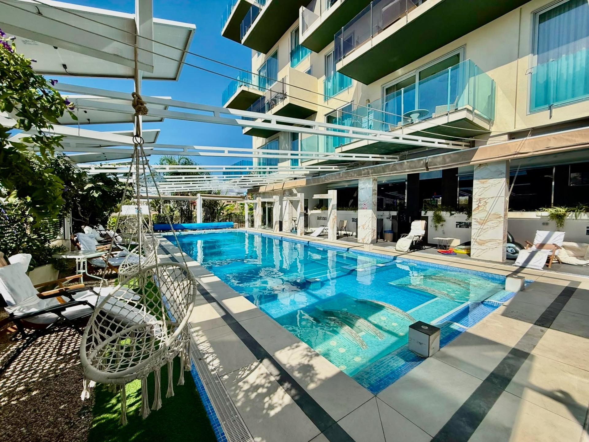APARTAMENTO REFORMADO CON LICENCIA TURÍSTICA Y PISCINA EN LA CALA DE FINESTRAT