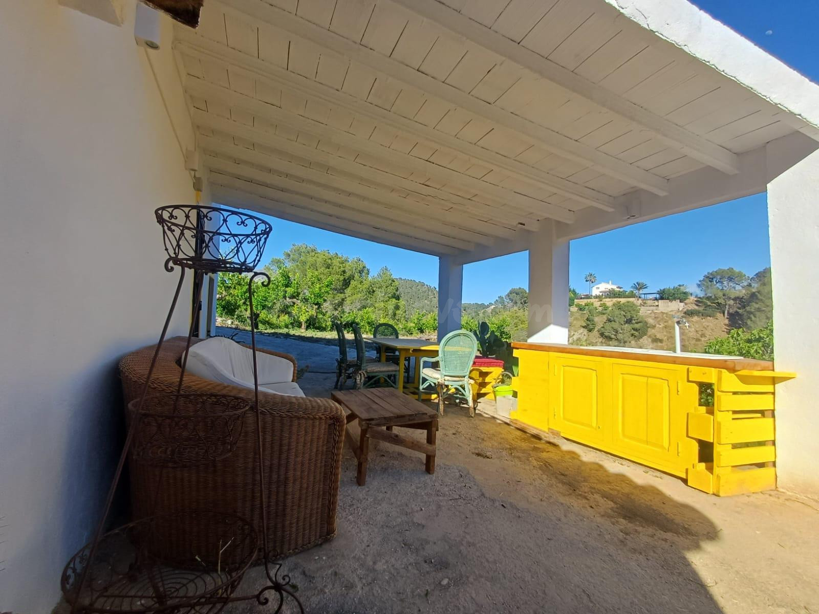 PARCELA DE TERRENO CON CASA CONSTRUIDA Y ARBOLES FRUTALES - foto 3