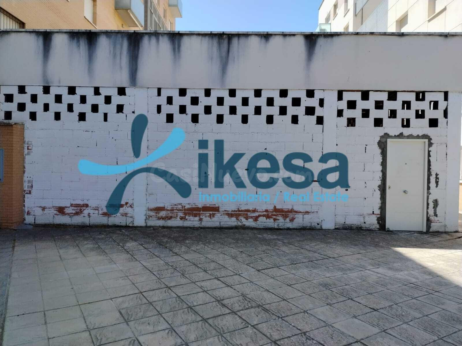 Local comercial 129m² en venta - Badajoz
