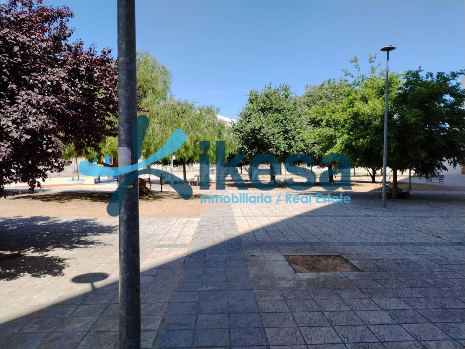 Local comercial 129m² en venta - Badajoz - foto 5