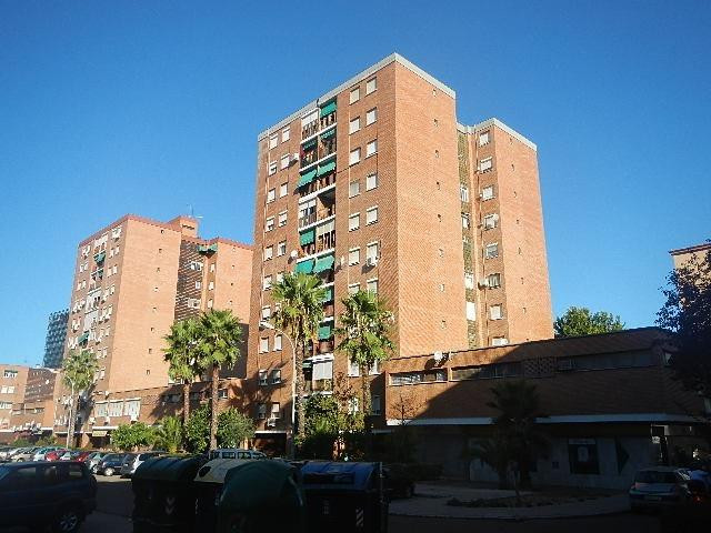 Venta de Local en Badajoz. Activo inmobiliario Sin Posesión,