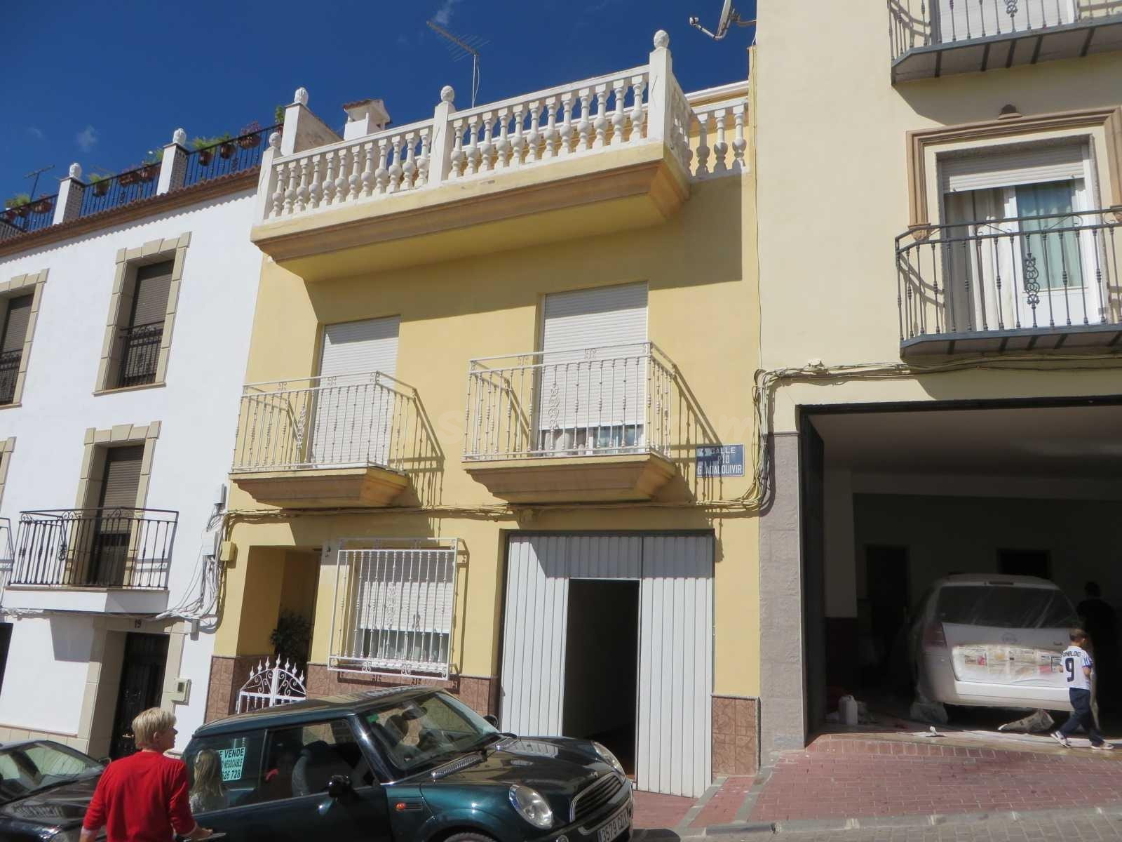 Venta de Vivienda en Huelma, Jaén. Activo Inmobiliario Sin Posesión. No se Puede Visitar.