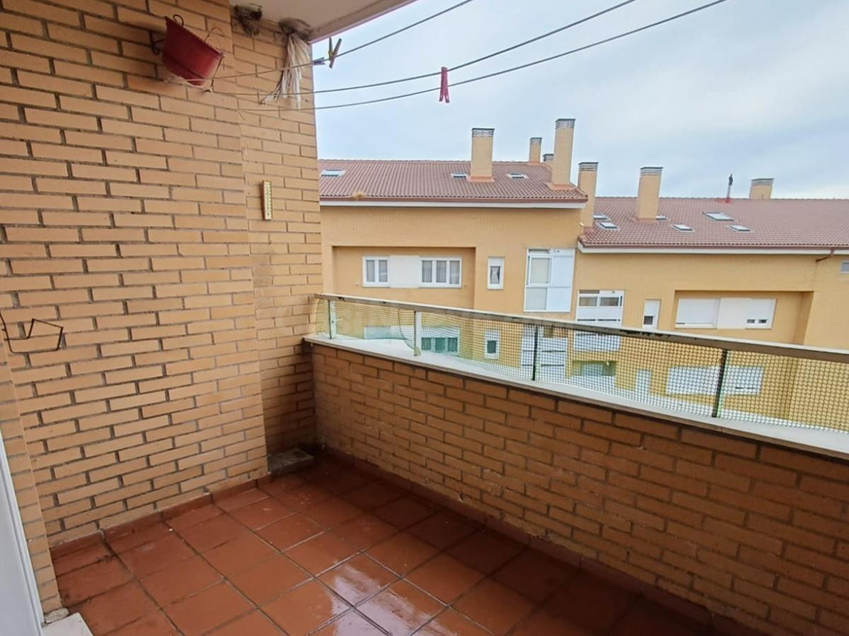 Encantador Piso en Las Navas del Marqués - Oportunidad Única - foto 3