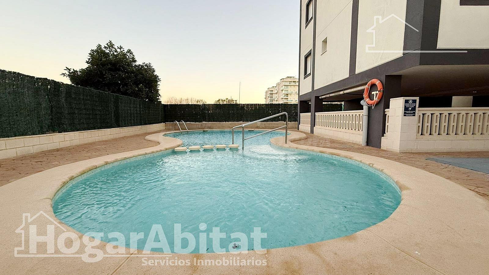 ¡PLAYA DE PILES! ALTO Y ACOGEDOR EN RESIDENCIAL CON PISCINA Y TERRAZA
