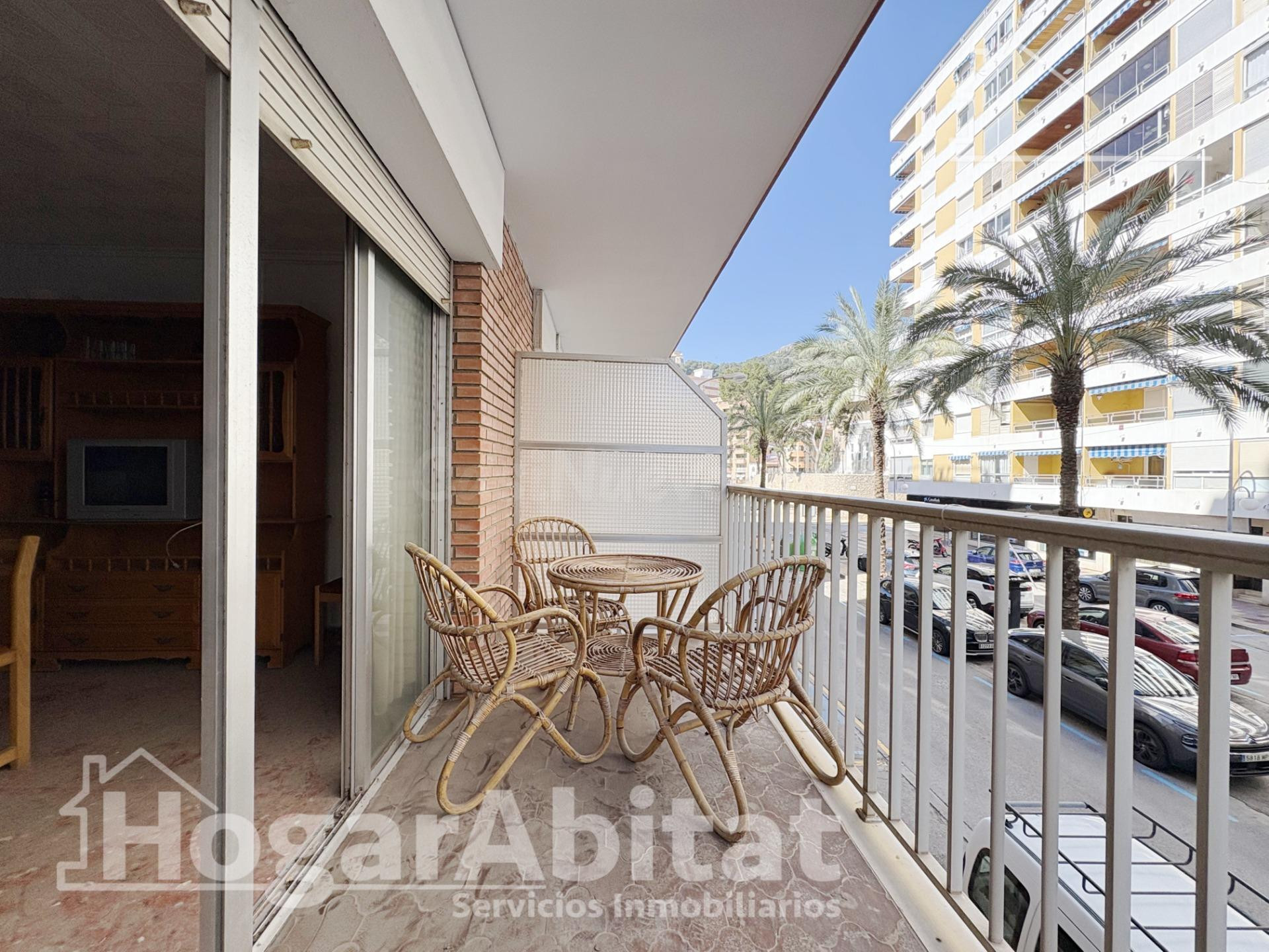 CON GARAJE Y TERRAZA JUNTO AL MAR