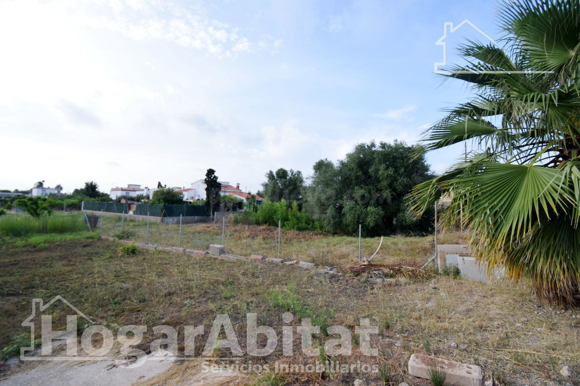TERRENO URBANO EN PRIMERA LÍNEA JUNTO AL MAR