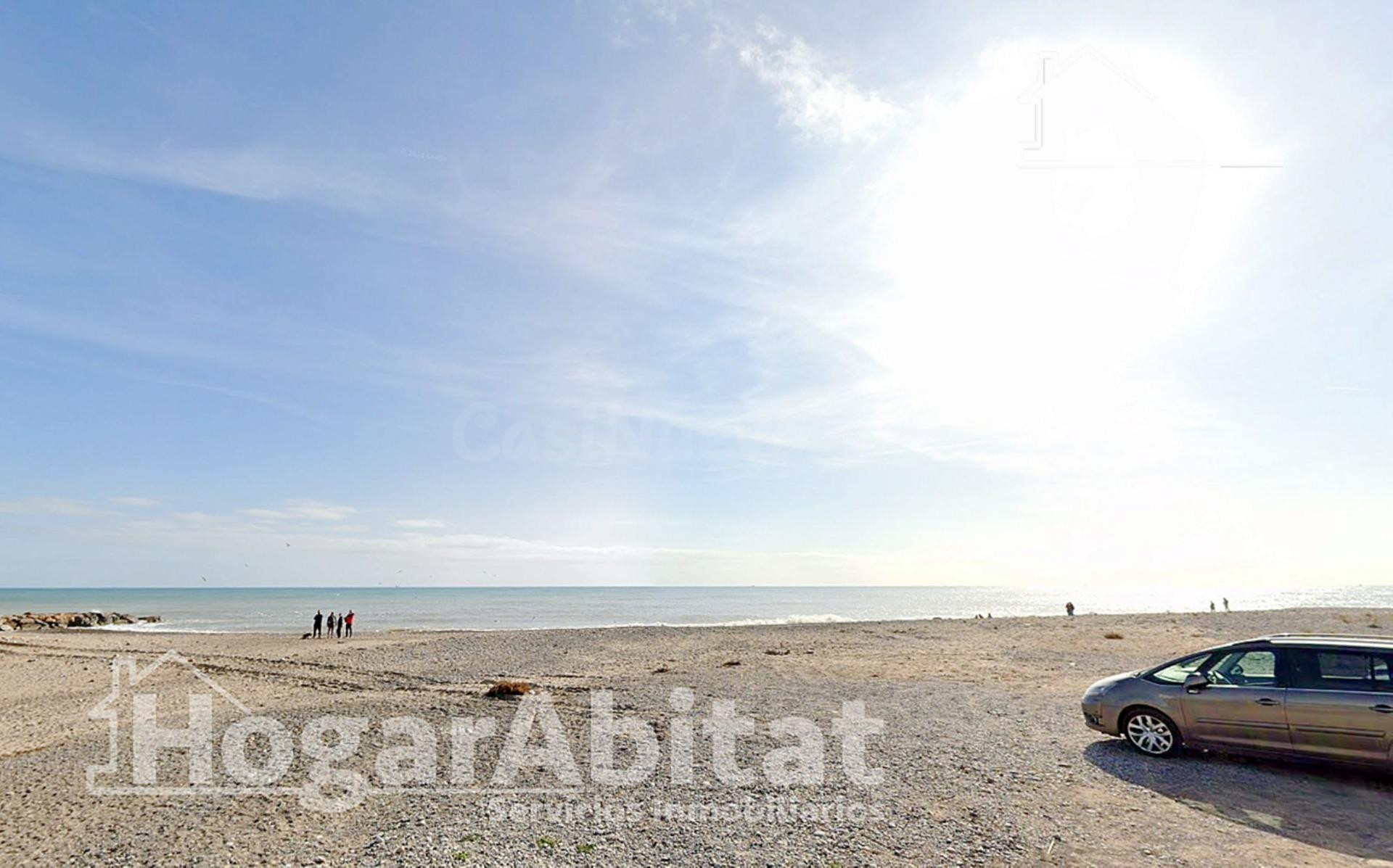 TERRENO URBANO JUNTO A LA PLAYA - foto 2