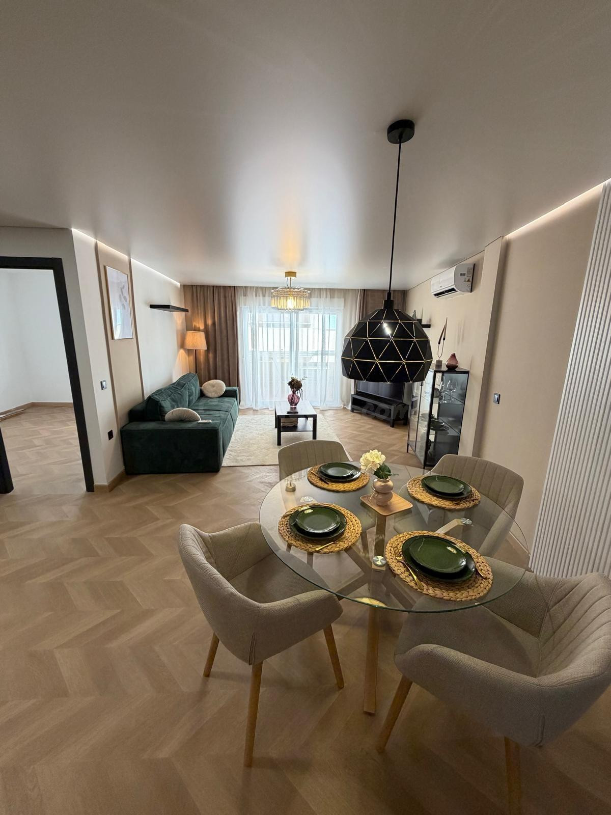 Apartamento reformado con terraza, Alicante, Torrevieja, Playa del Cura. 3 habitaciones, 97 m2, a 300 metros del mar