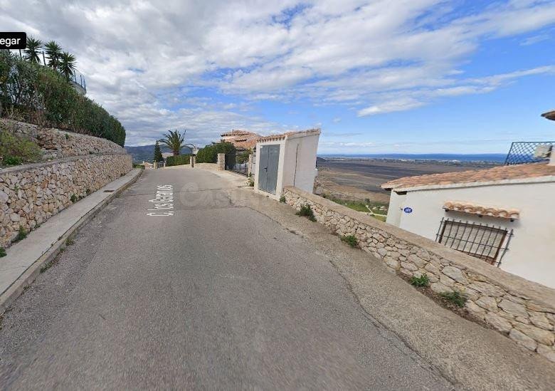 SE VENDE casa OKUPADA en C Geranios 32 de Pego (Alicante) - foto 3