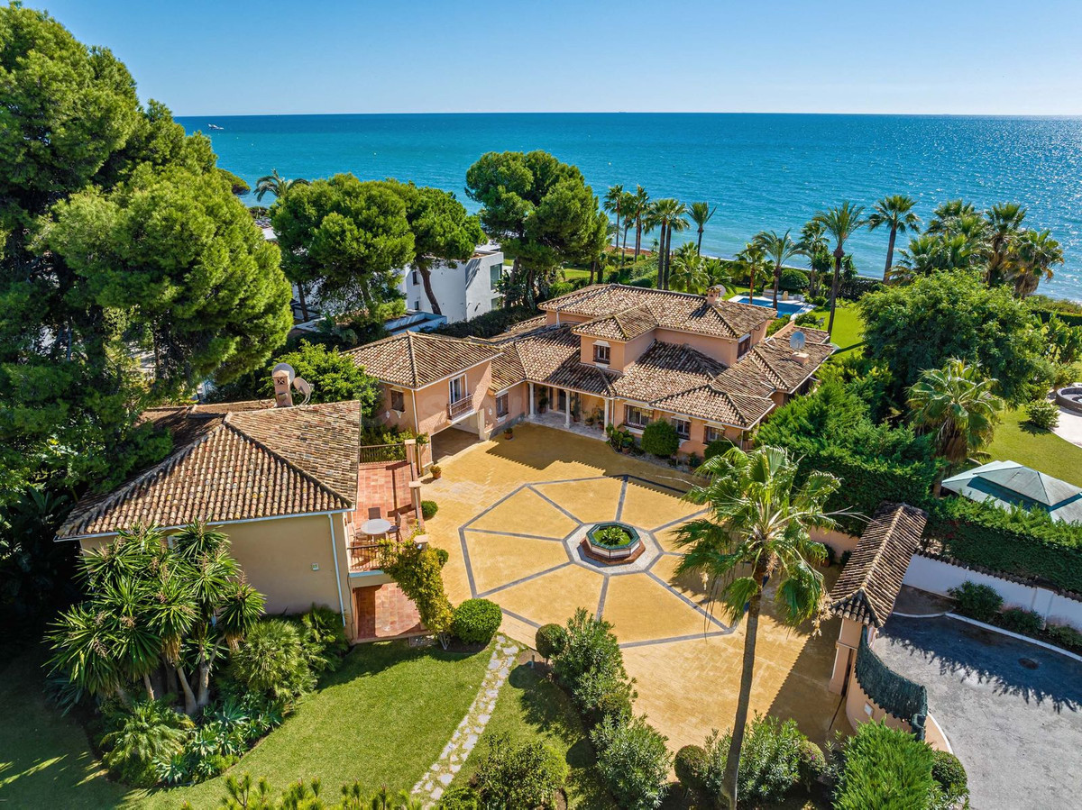 Chalet 9 habitaciones 735m² en venta - Costa Del Sol