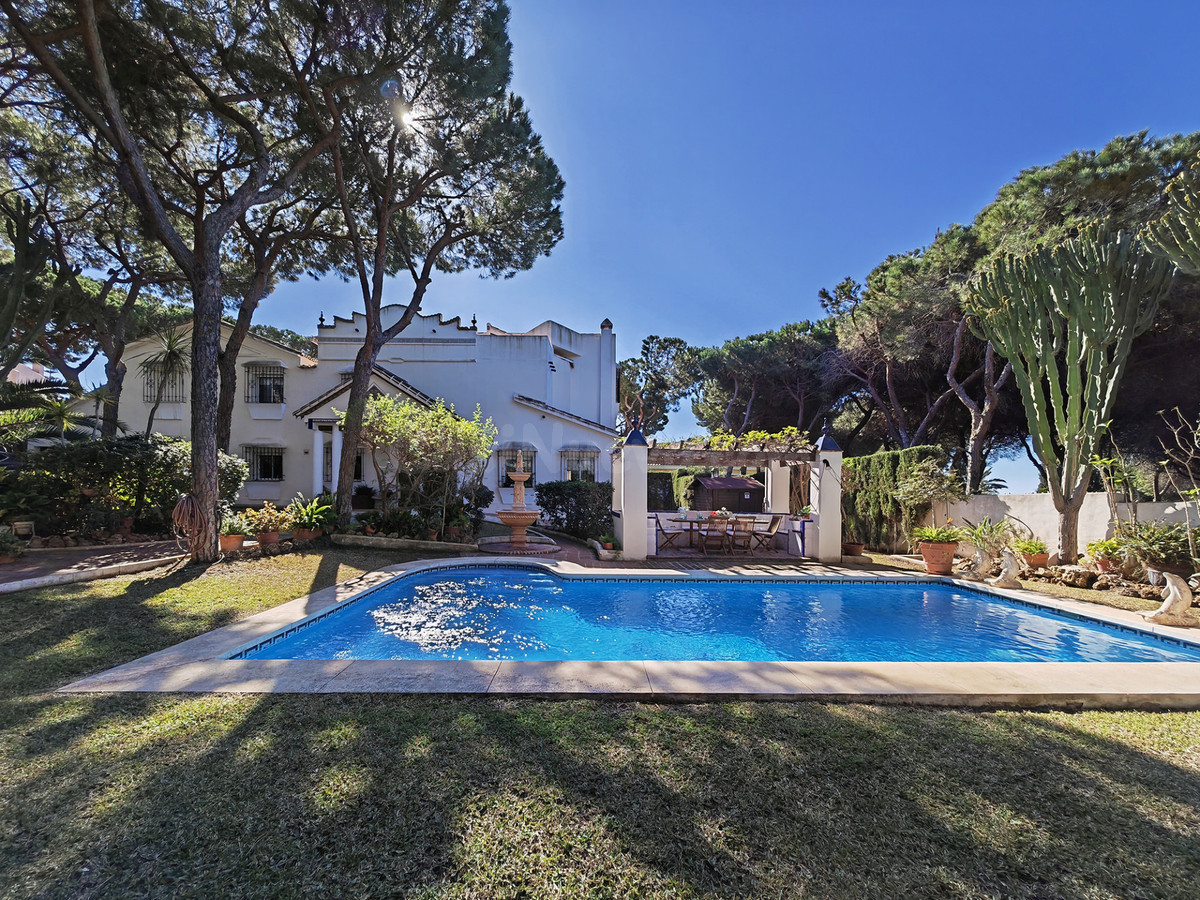 Chalet 4 habitaciones 344m² en venta - Marbella