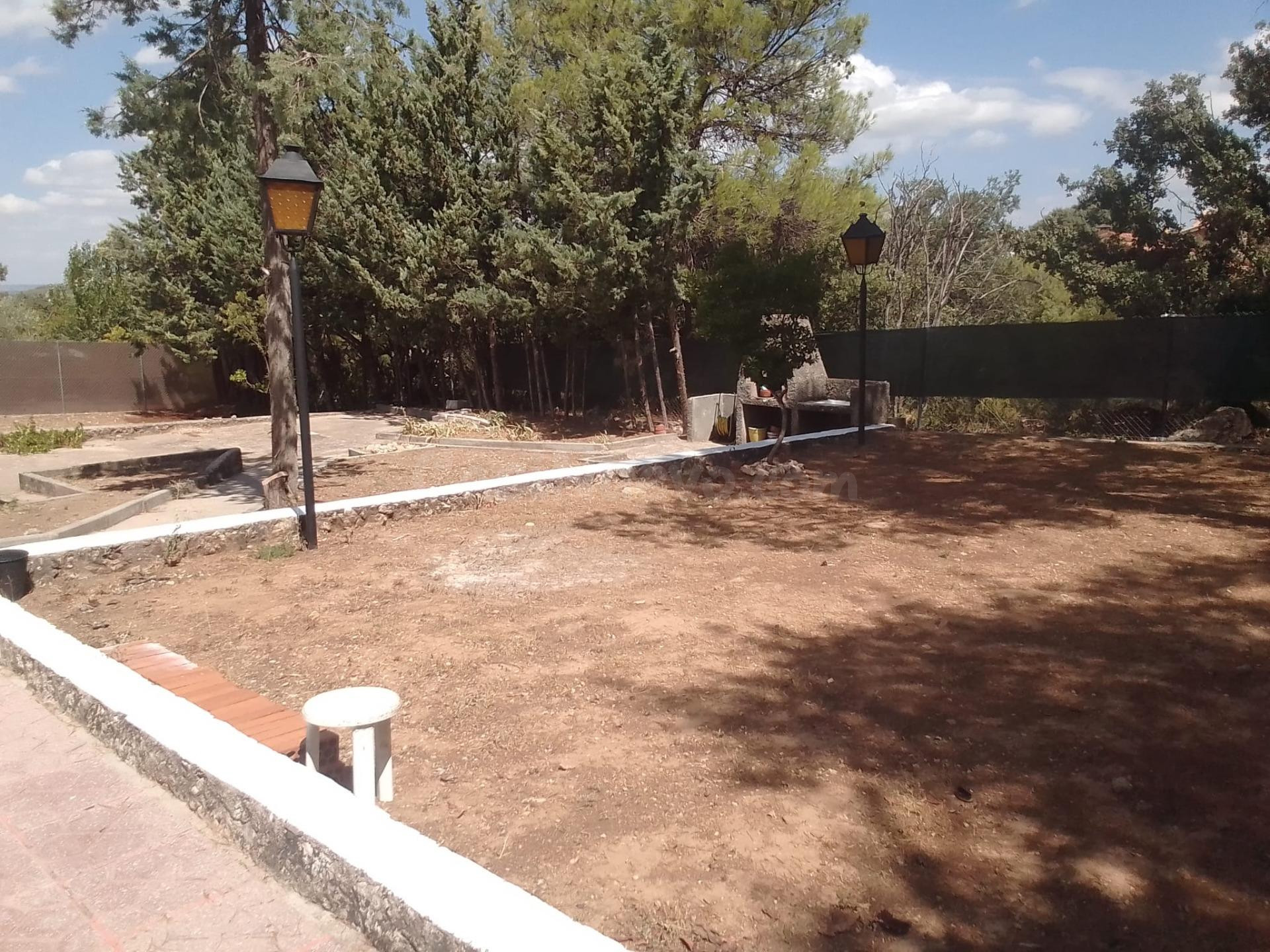 CHALET INDEPENDIENTE DE UNA PLANTA CON AMPLIAS PARCELAS Y RE - foto 5