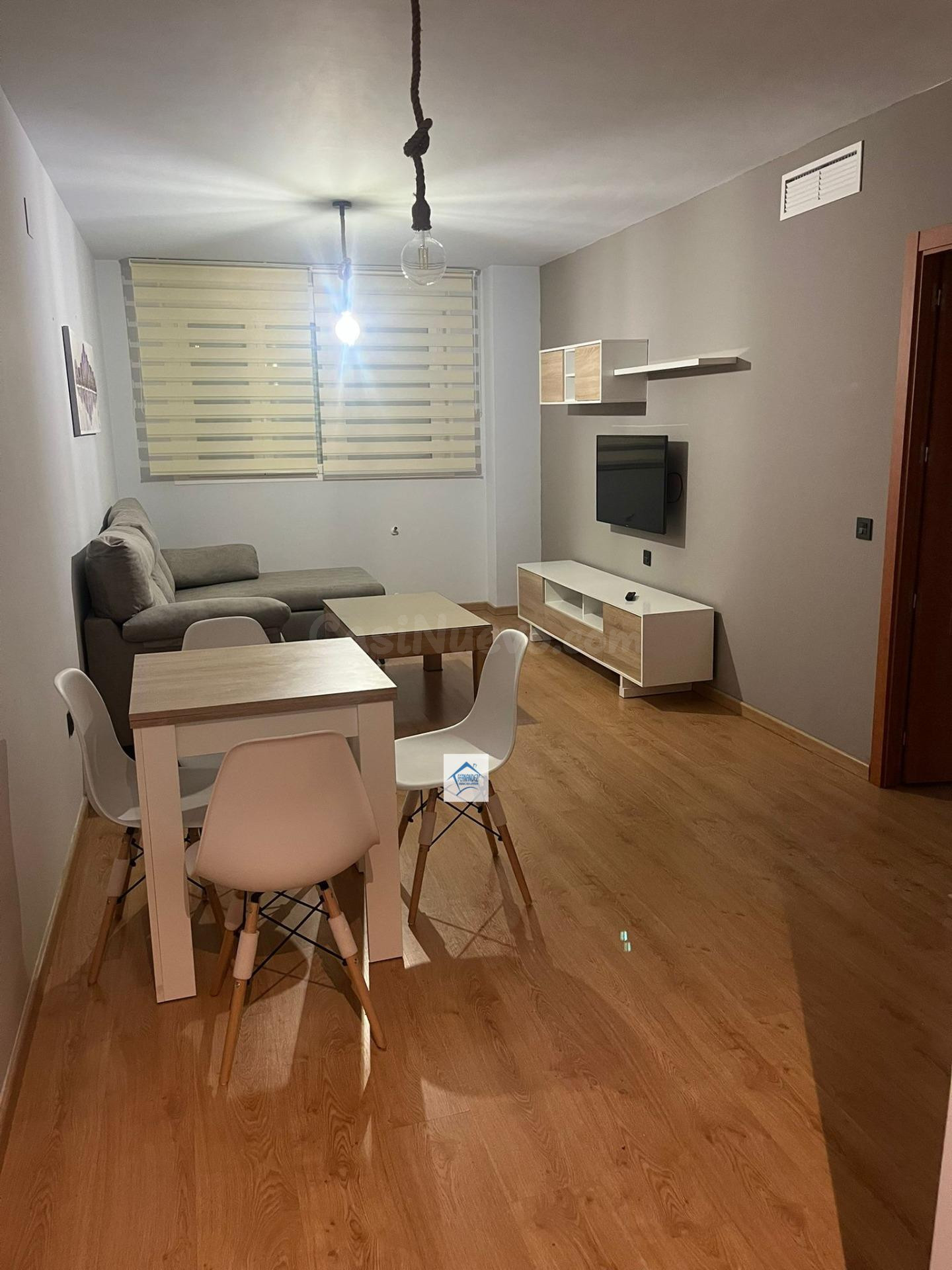 ¡Descubre esta acogedora vivienda en la zona de Junquillo, Cáceres!