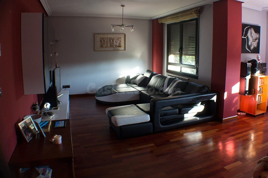Chalet Individual con jardín en San Andrés del Rabanedo, a 8 minutos del centro de León.