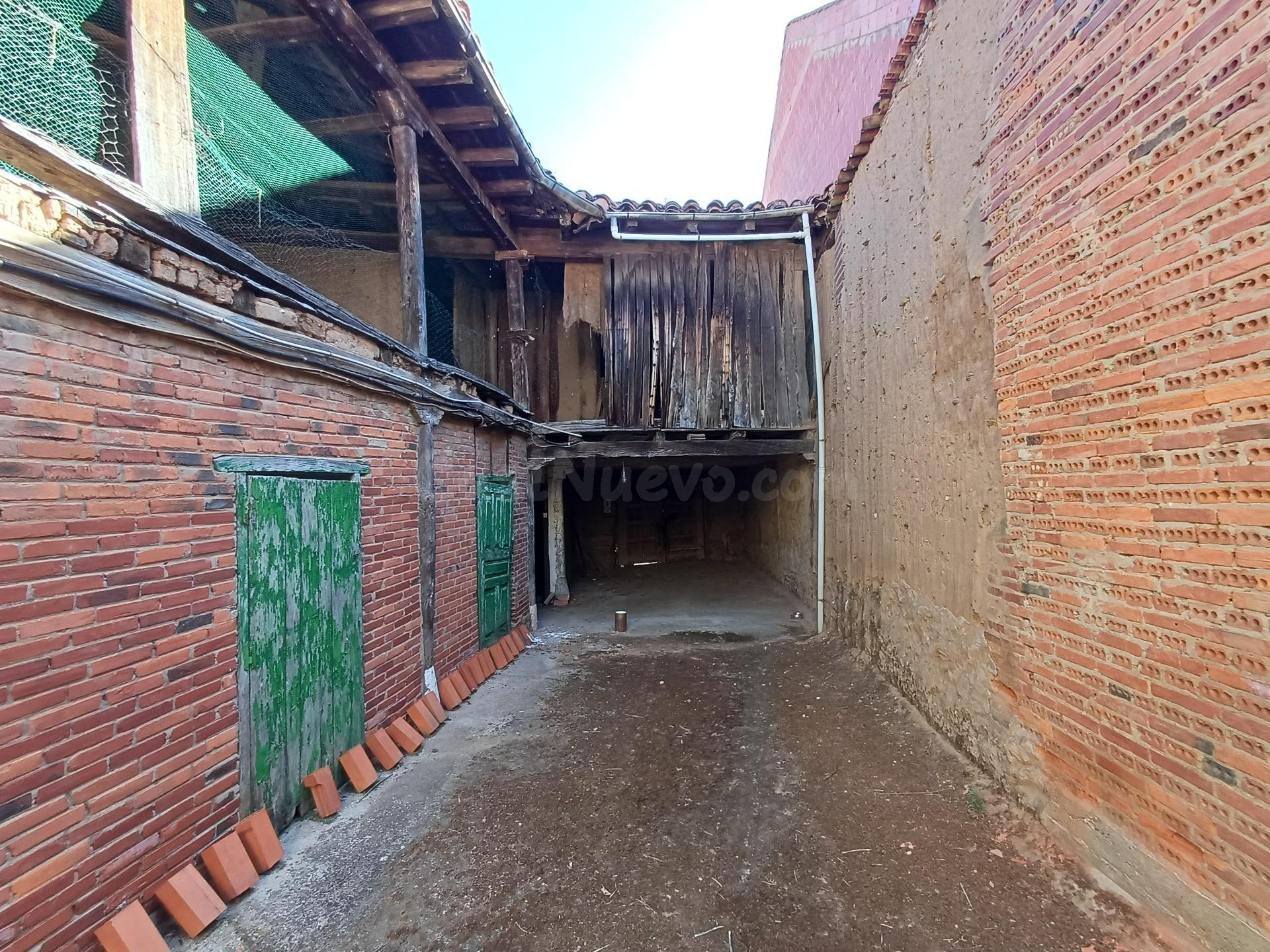 Casa con terreno en Hospital de Órbigo. - foto 3
