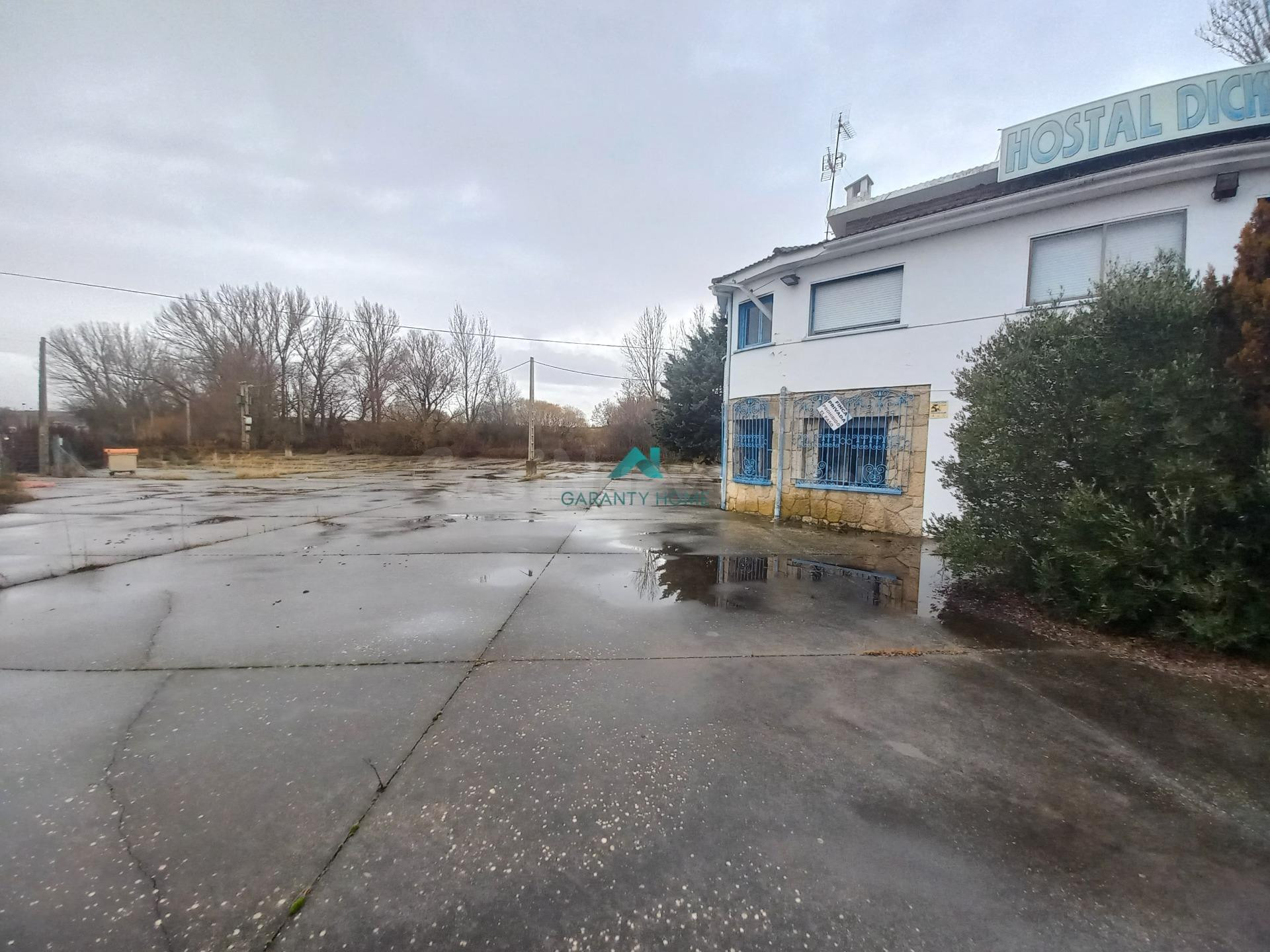 Oportunidad Única: Hostal en Venta en Sarracín - foto 3