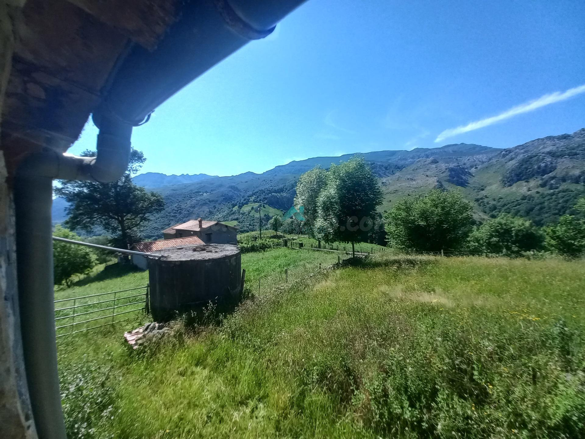 ¡Gran Oportunidad en Bustablado! Dos Casas Pareadas Conectad - foto 3