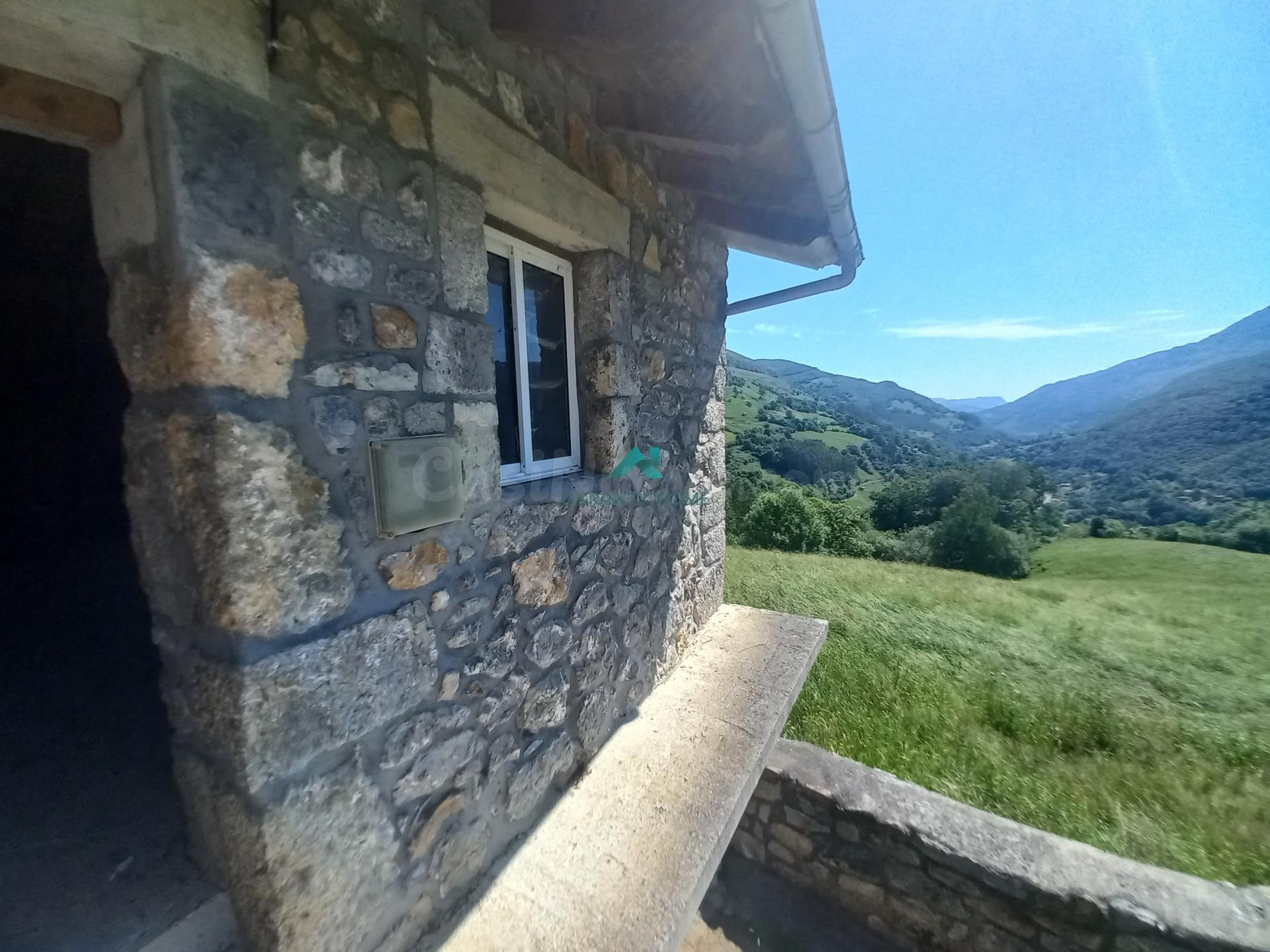 Se vende casa para reformar con terreno - foto 3