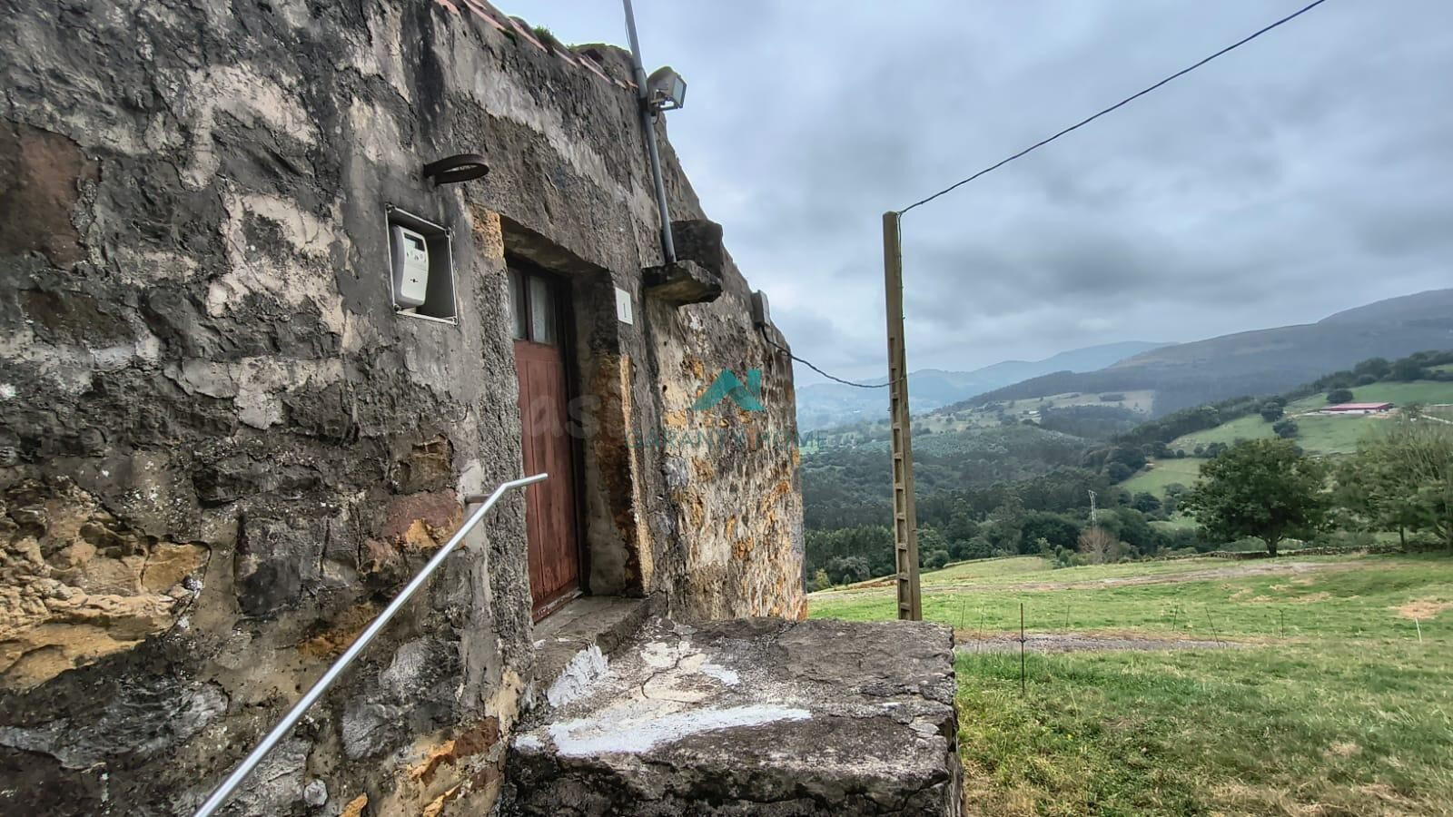 Finca rústica de 29.600 m2 con edificación urbana residencia