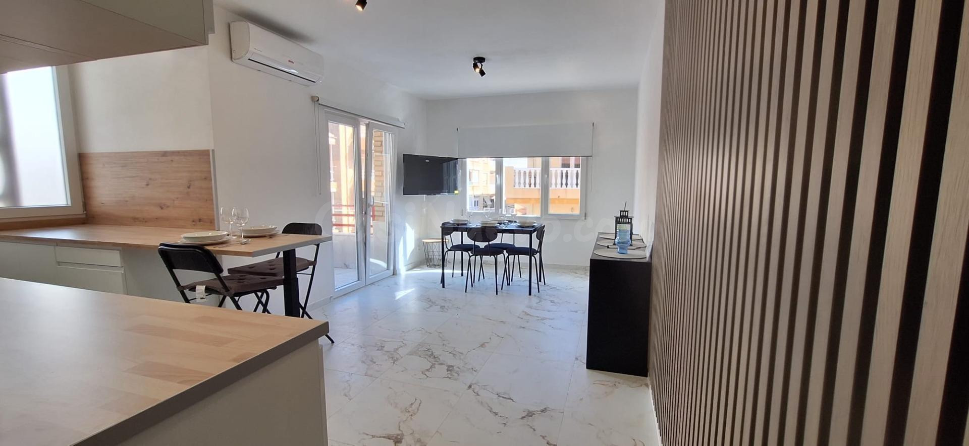 APARTAMENTO RECIÉN REFORMADO EN TORREVIEJA A 450 M DEL MAR | TERRAZA | 82 m2