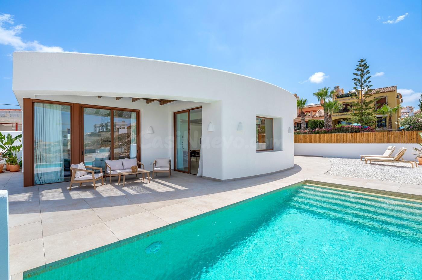 VILLA DE LUJO DE OBRA NUEVA EN LA FINCA GOLF, ALGORFA – 4 DORMITORIOS, 3 BAÑOS, 1 ASEO Y PISCINA PRIVADA