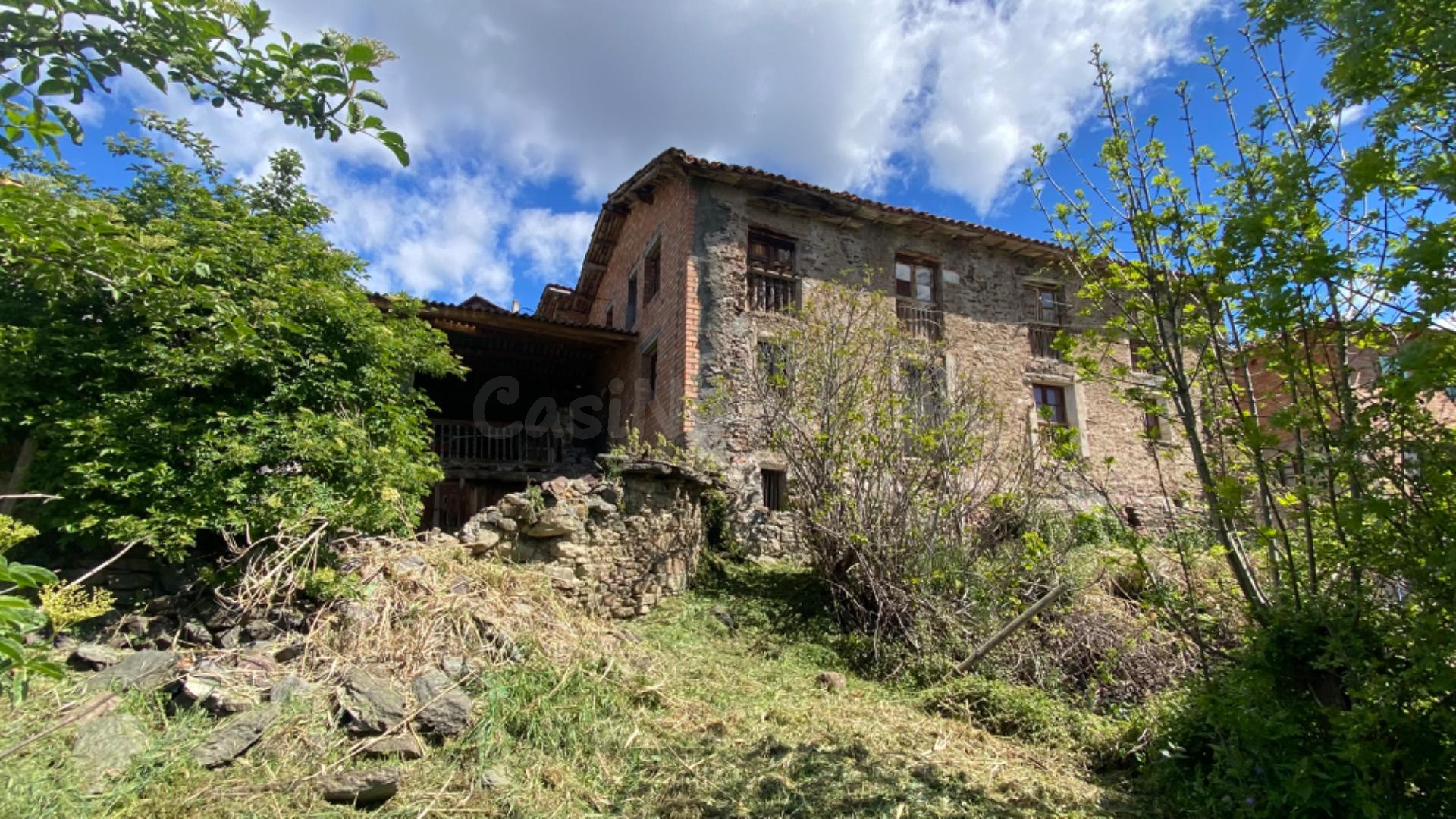Gran Casa  para rehabilitar en pueblo tranquilo del pirineo - foto 2