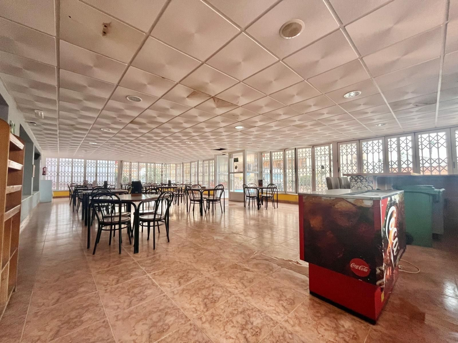 Local comercial 300m² en venta - Cabo cervera