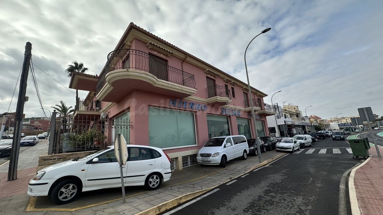 Local comercial 930m² en venta - Pueblo 9 - foto 3
