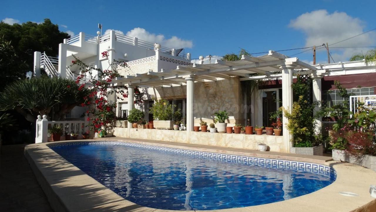 Piso 15 habitaciones 302m² en venta - Calpe