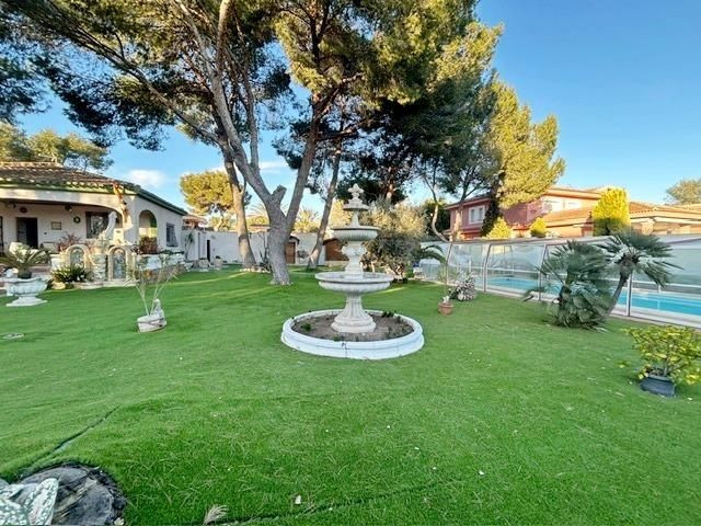 Villa 3 habitaciones 200m² en venta - Altos de Campoamor