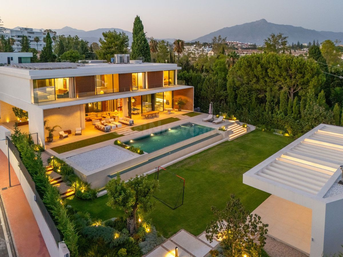 Villa 6 habitaciones 1057m² en venta - Nueva Atalaya