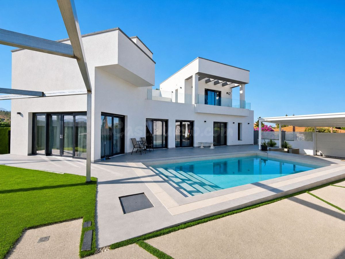 Villa 3 habitaciones 260m² en venta - Zona Las Mesas