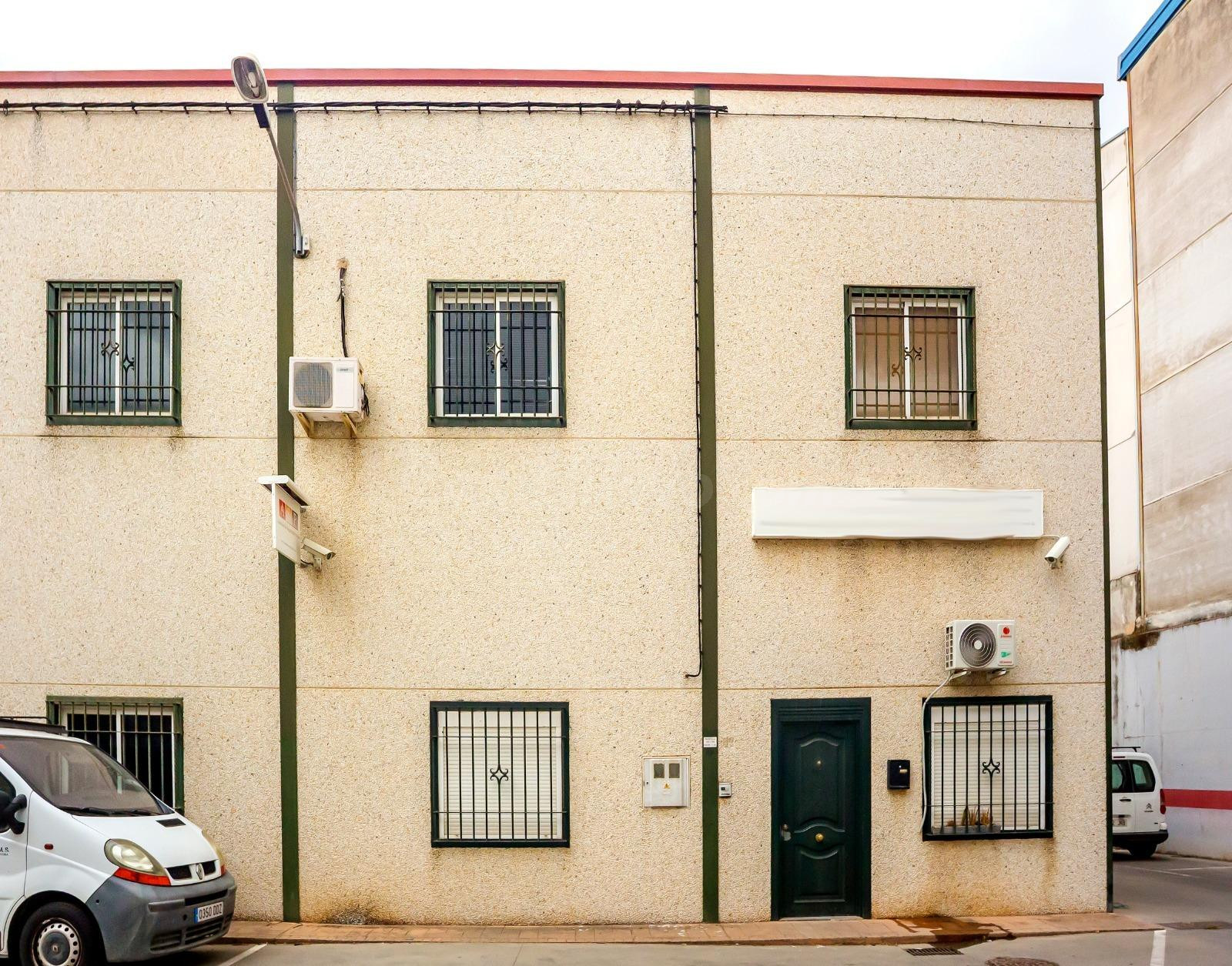 Magnífica Nave en Polígono Industrial de Las Quemadas