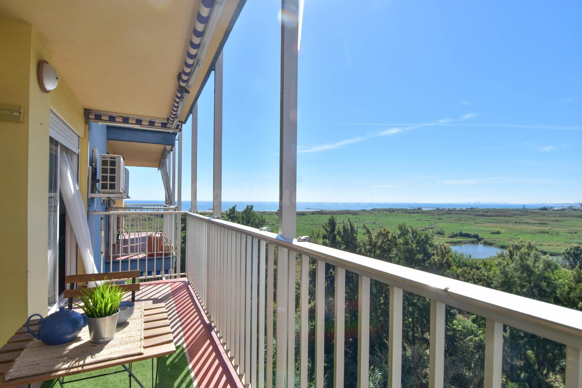 APARTAMENTO CON MAGNÍFICAS VISTAS AL MAR