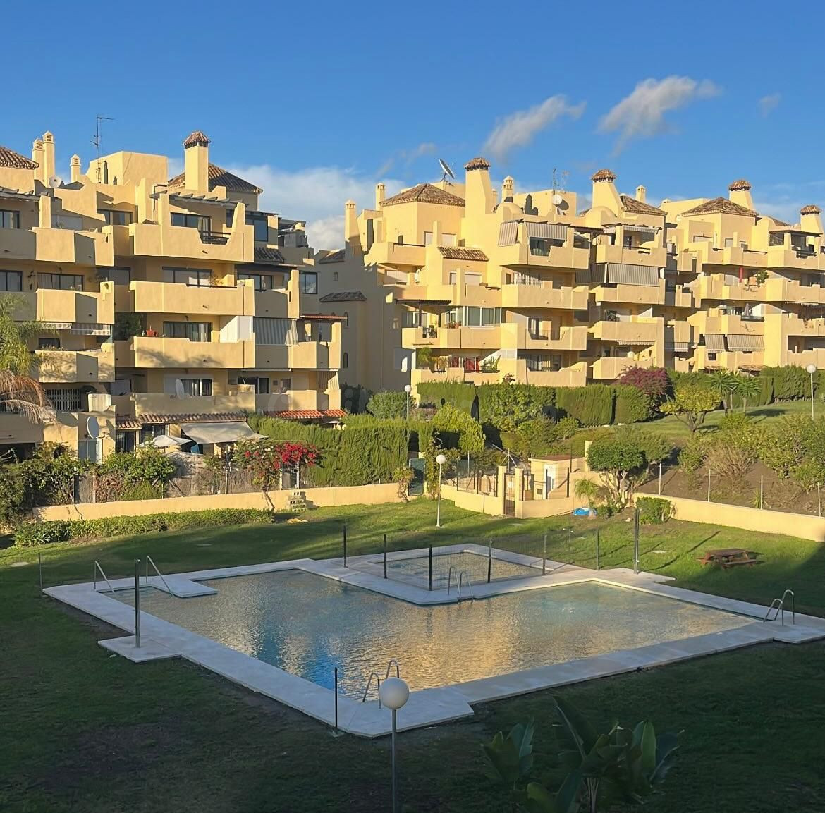Apartamento 2 habitaciones 104m² en alquiler - La Resina