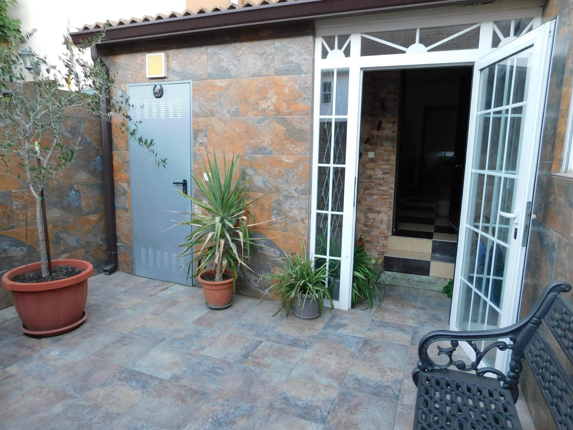 Chalet Adosado en Yuncler 3 Plantas para entrar a vivir