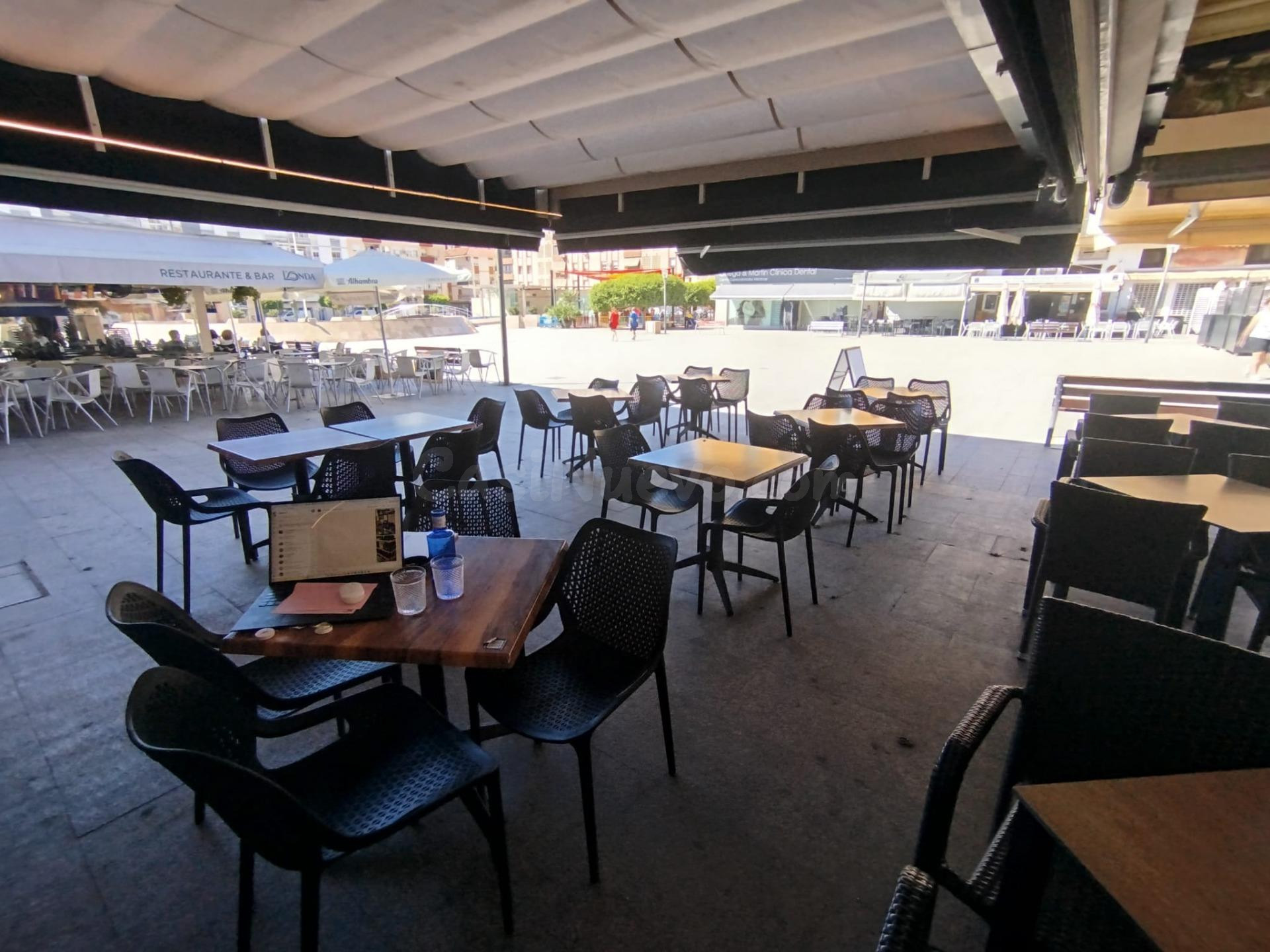 SE TRASPASA BAR FUNCIONANDO EN PLAZA CONSTITUCION