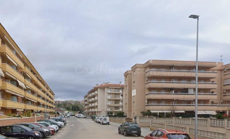 PISO EN BLANES