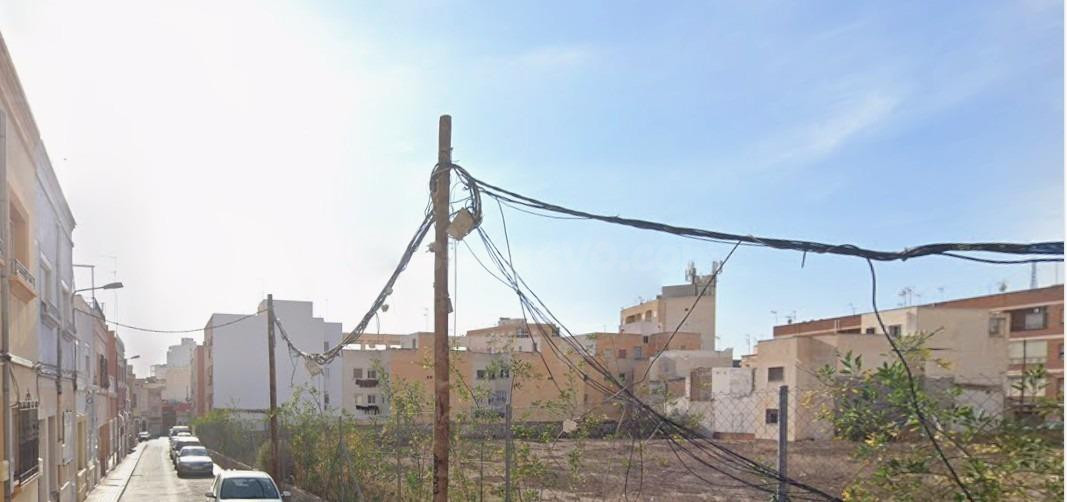 PISO EN ALMERIA