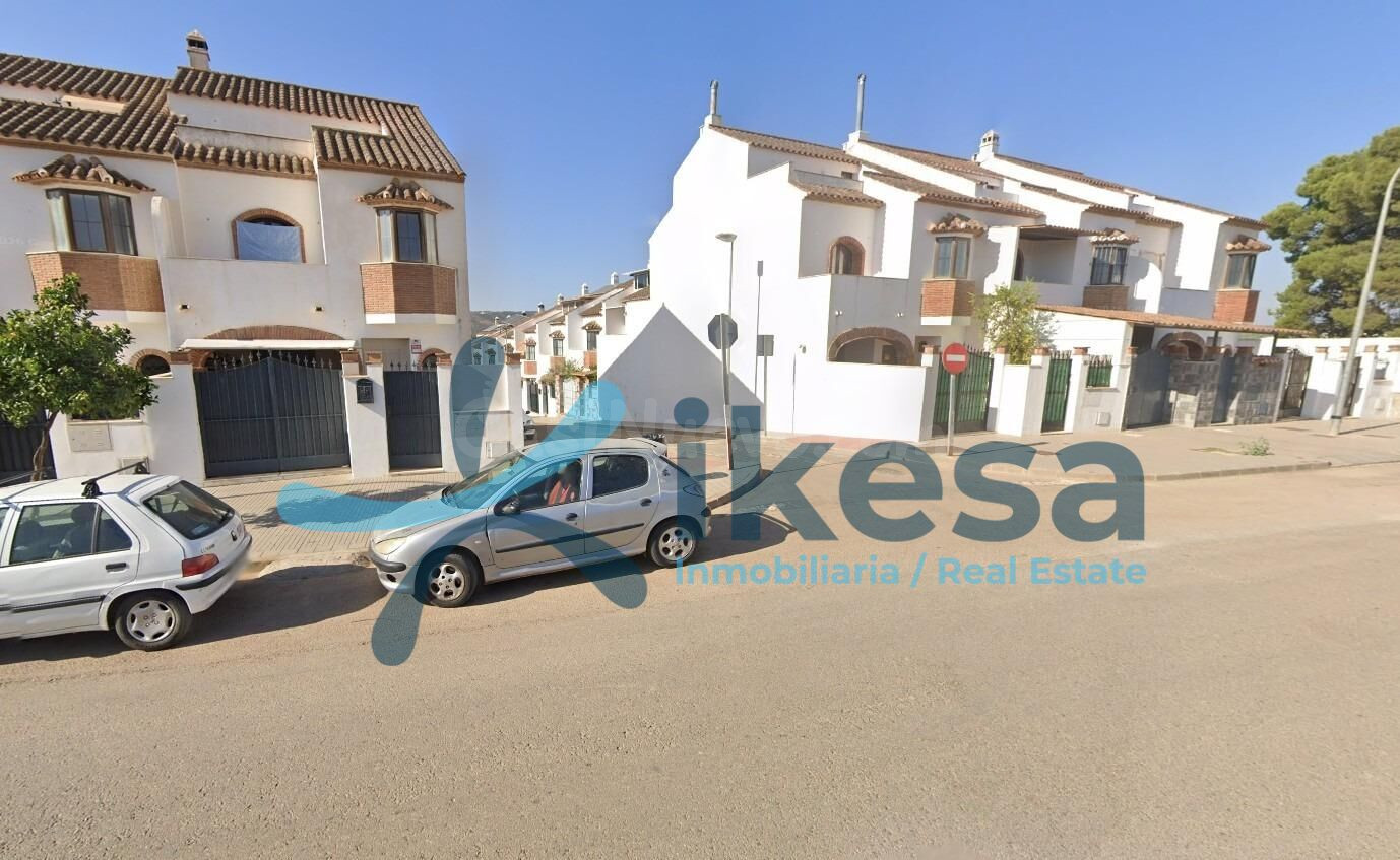 Se vende Adosado en la Localidad de Sierra de Yeguas, Málaga - foto 2
