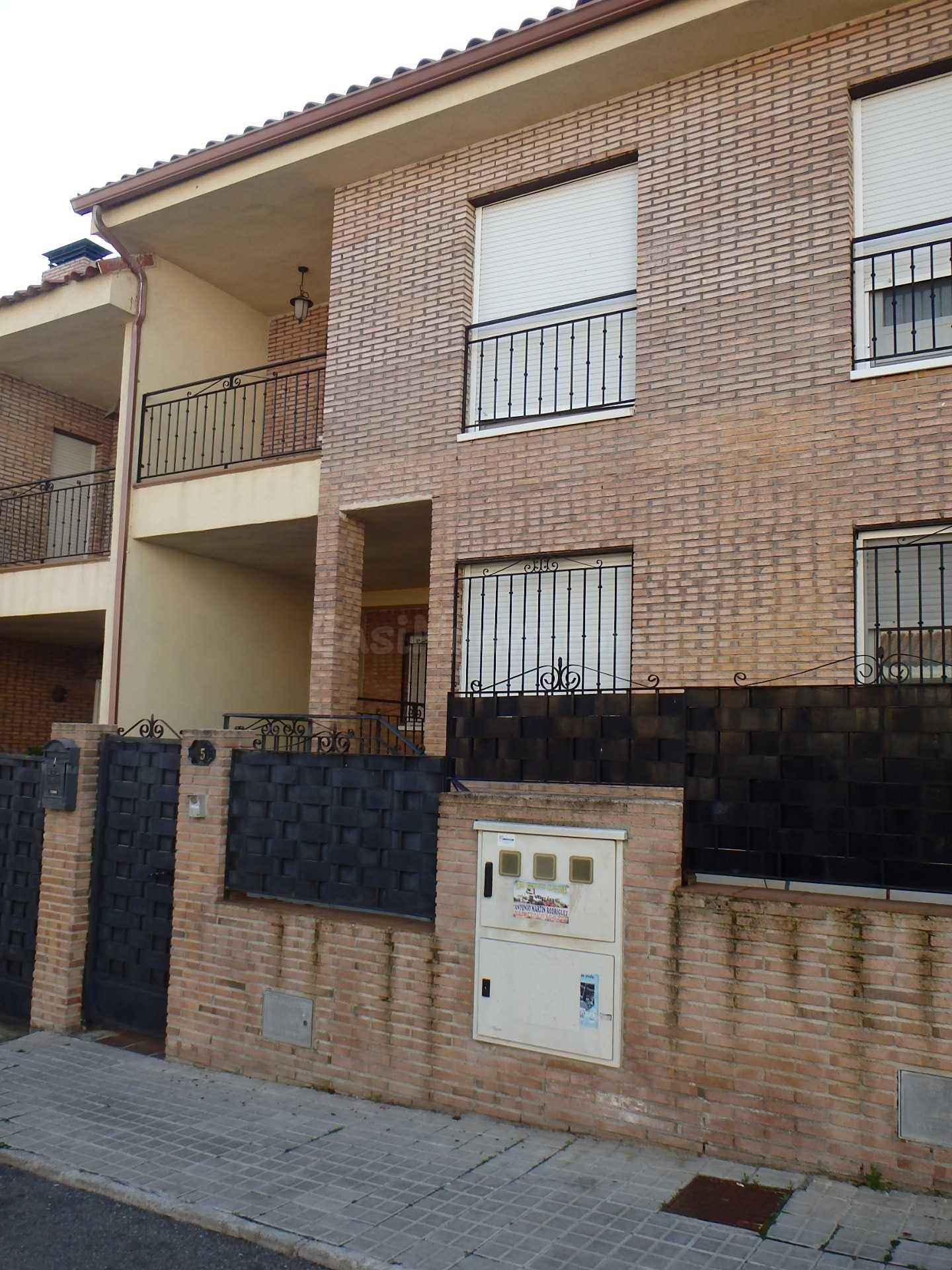 Se vende Adosado en la localidad de Las Ventas de Retamosa Sin posesión
