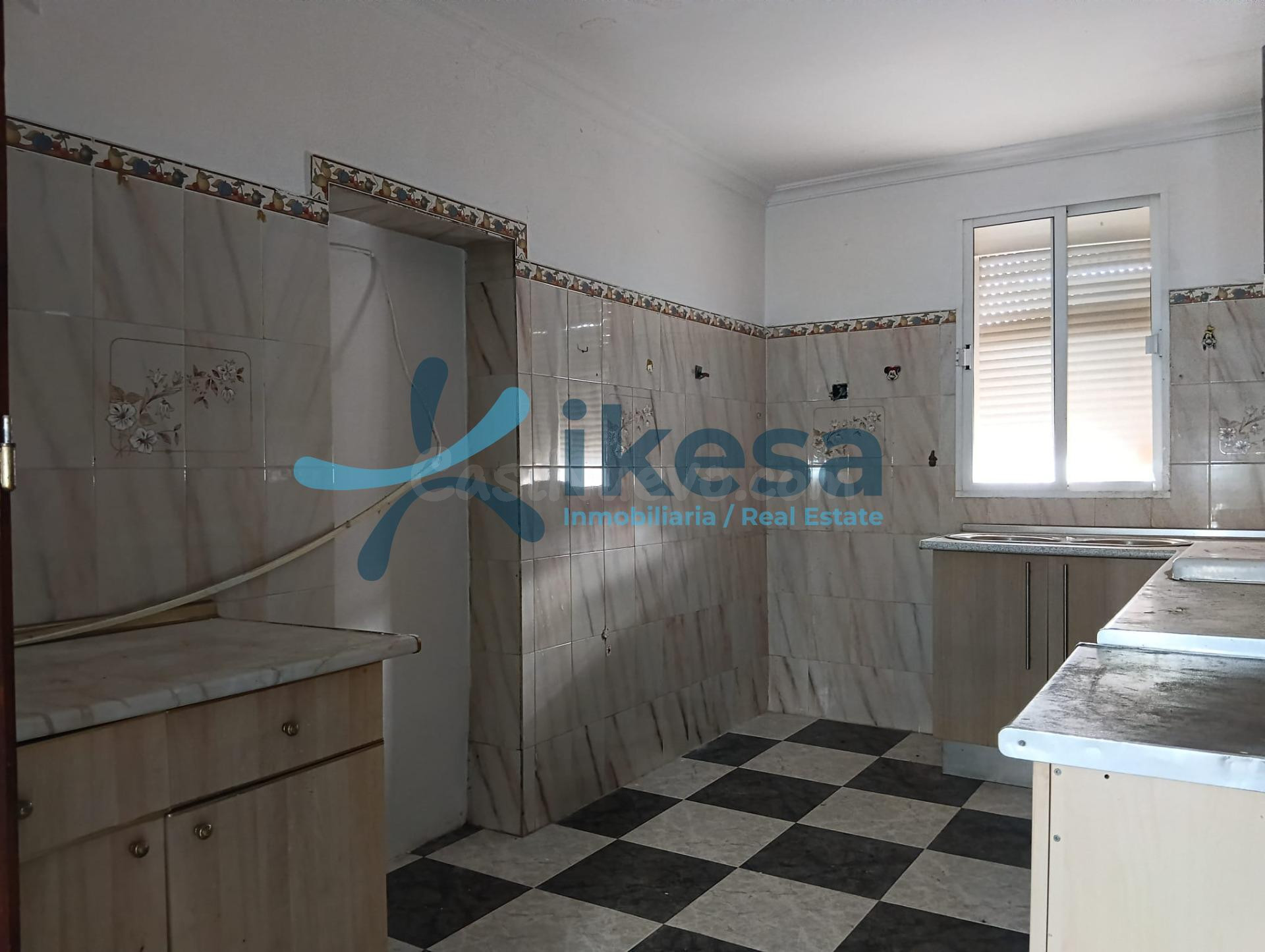 Vivienda en planta primera para reforma integral en Utrera