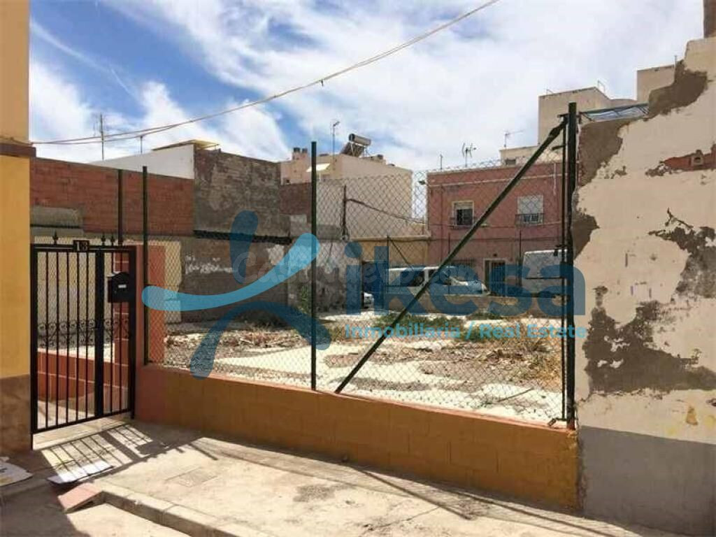 Se vende Solar en la localidad de Almería - foto 2