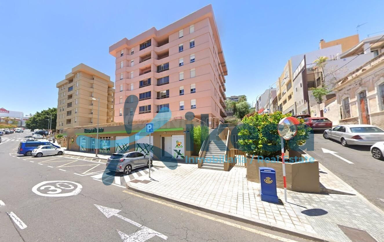 Venta de vivienda en Santa Cruz de Tenerife. ACTIVO INMOBILIARIO SIN POSESIÓN, NO SE PUEDE VISITAR.