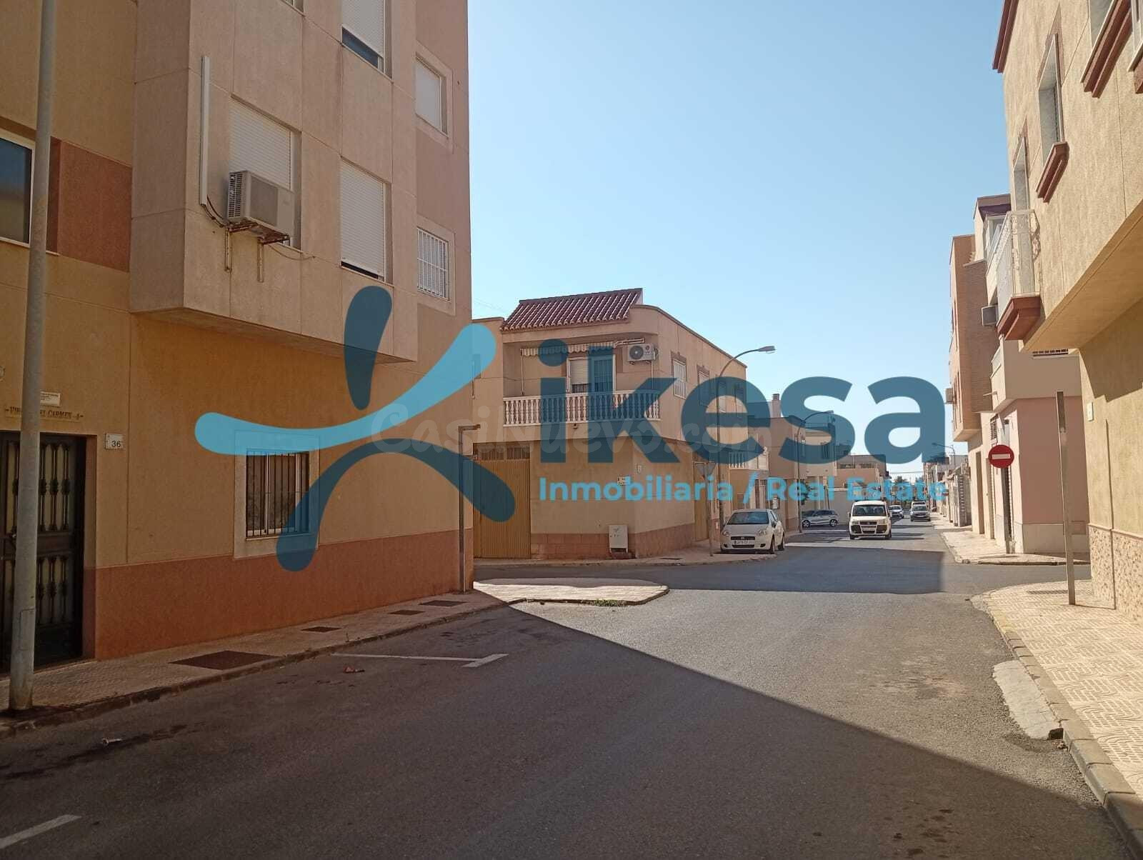 Se vende Piso en la localidad de Vícar