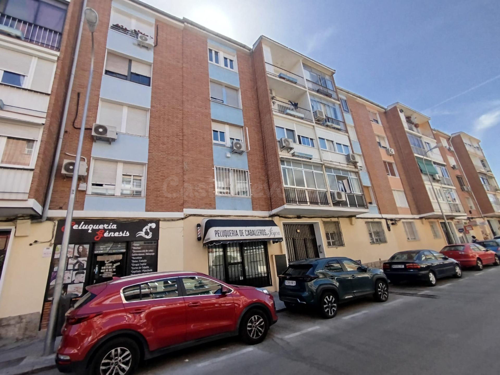 Piso en venta en Madrid – 5ª planta con ascensor, 76 m2 para reformar