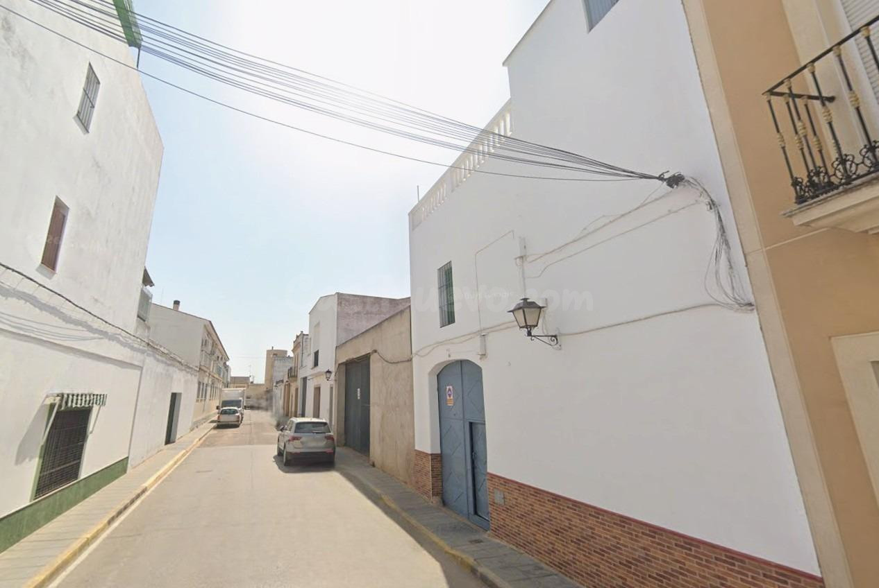 ADOSADO EN VENTA EN TALAVERA LA REAL. Activo inmobiliario SIN POSESIÓN, NO VISITABLE.