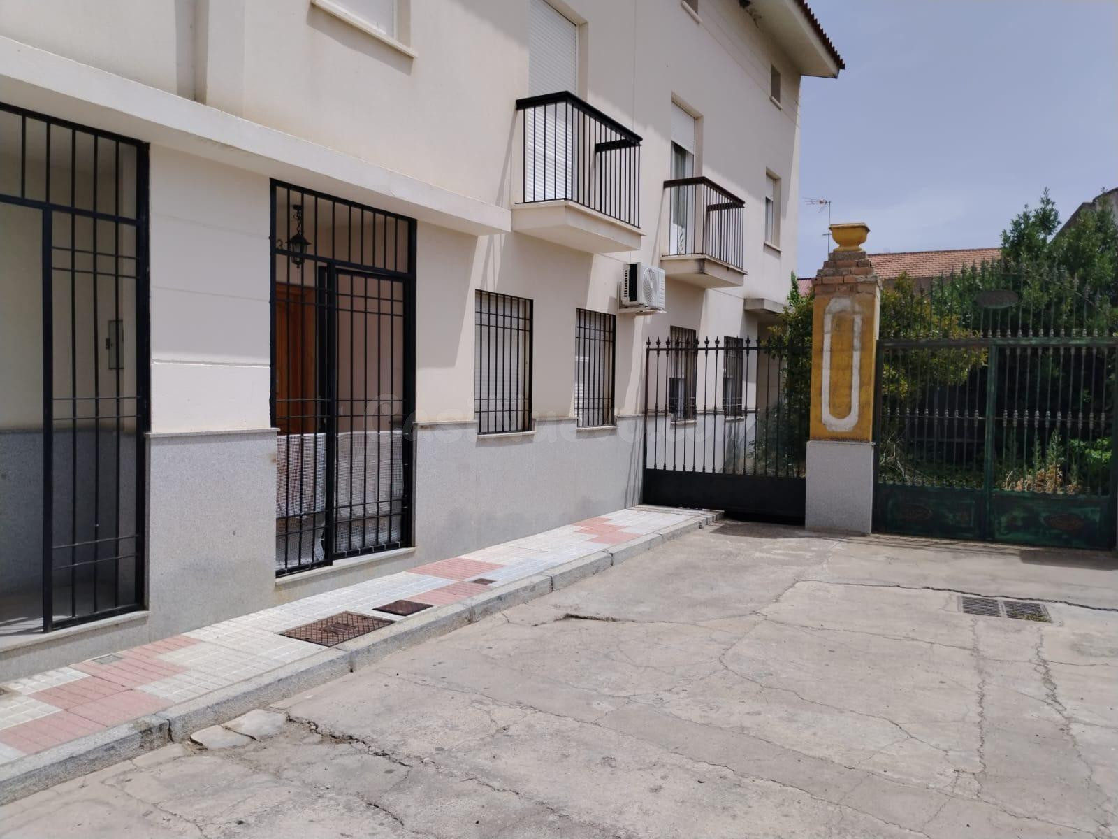 ¡OPORTUNIDAD PARA INVERSORES! en Quintana de la Serena (Bada - foto 2