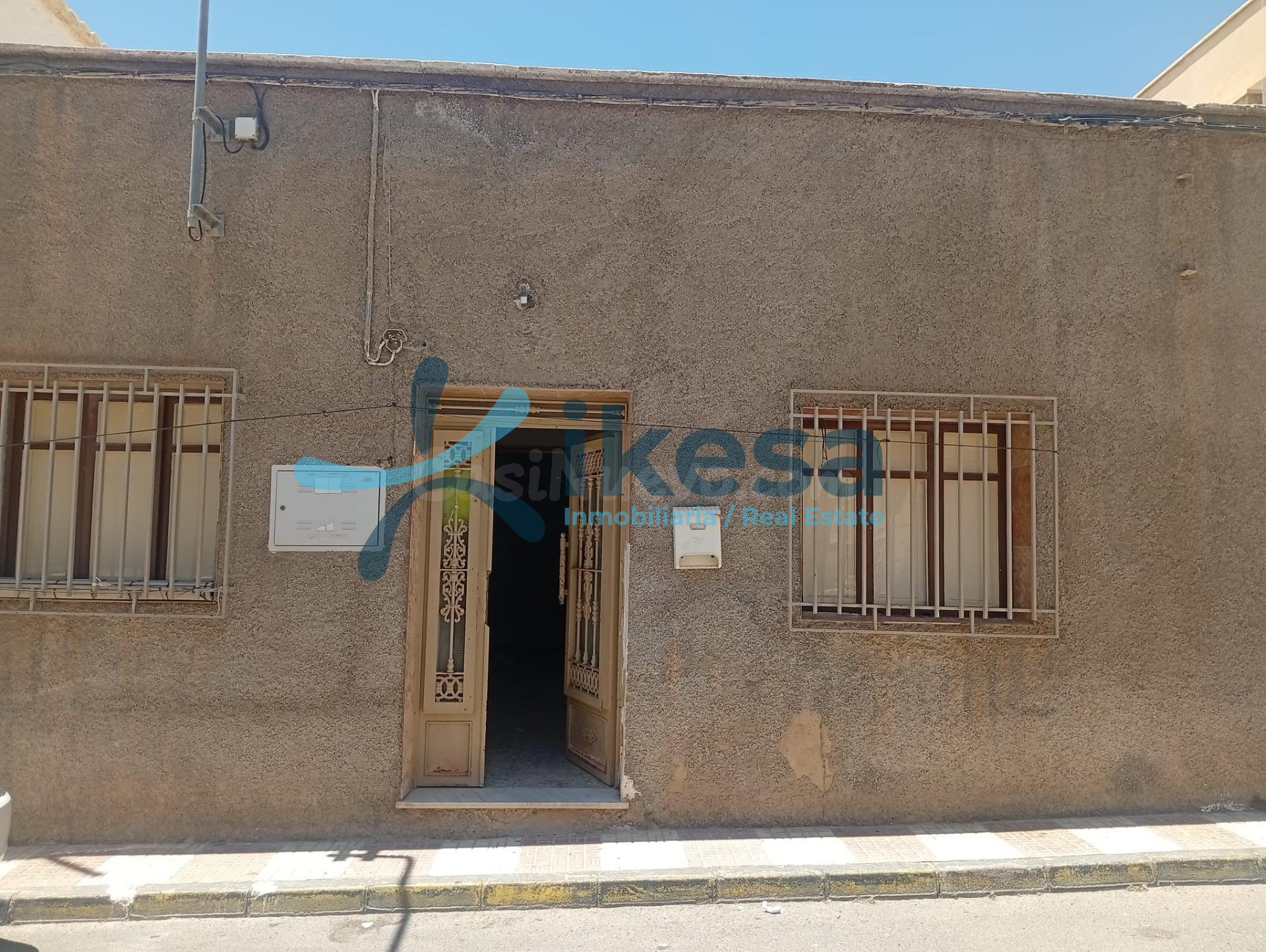 Se vende Casa en la localidad de Adra
