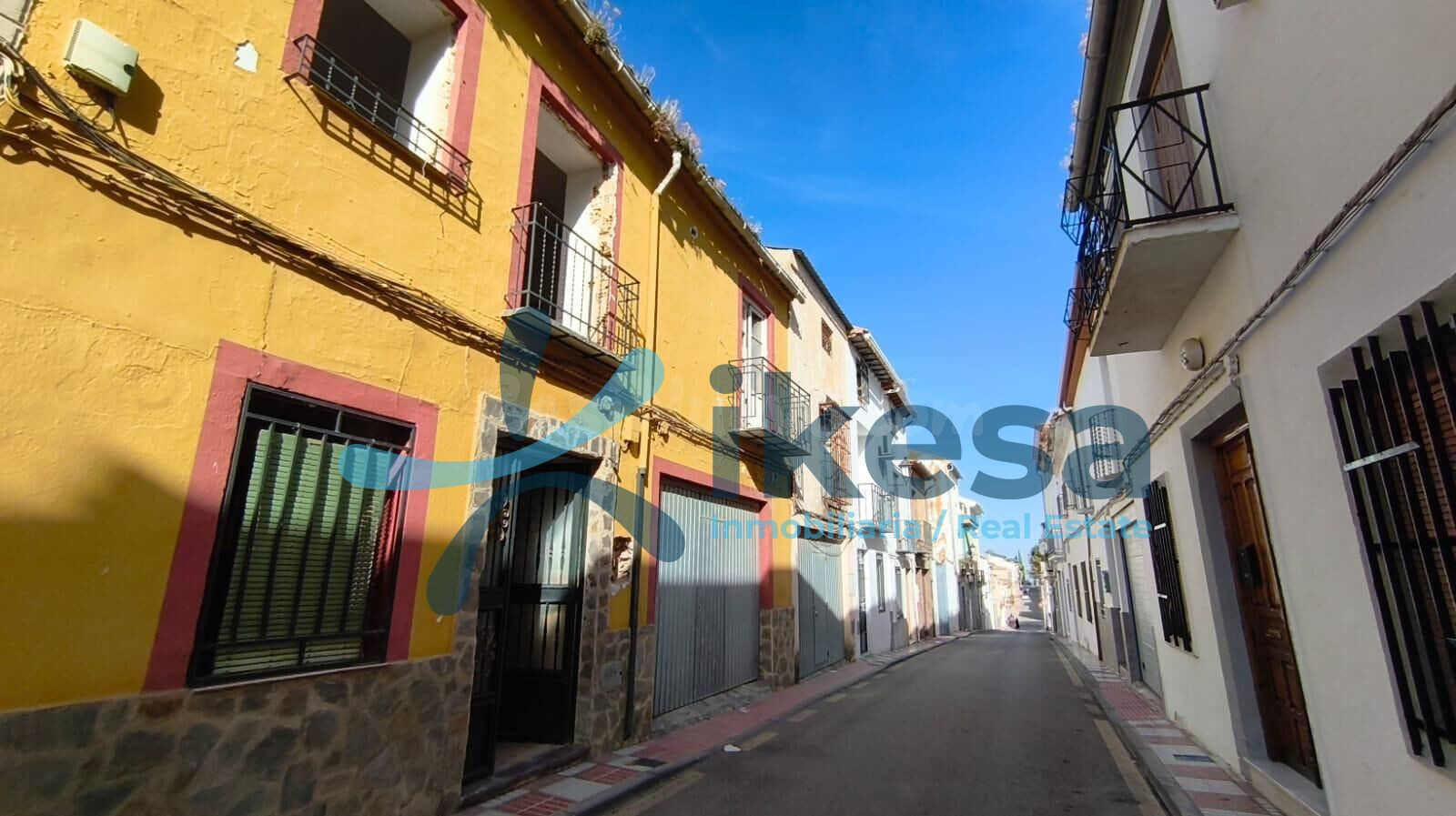Oportunidad de Inversión en Mancha Real: Vivienda Unifamiliar para Reformar